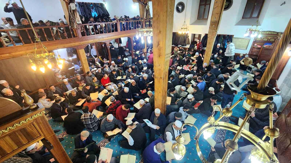 Erzurum\'da 1001 Hatim Geleneği