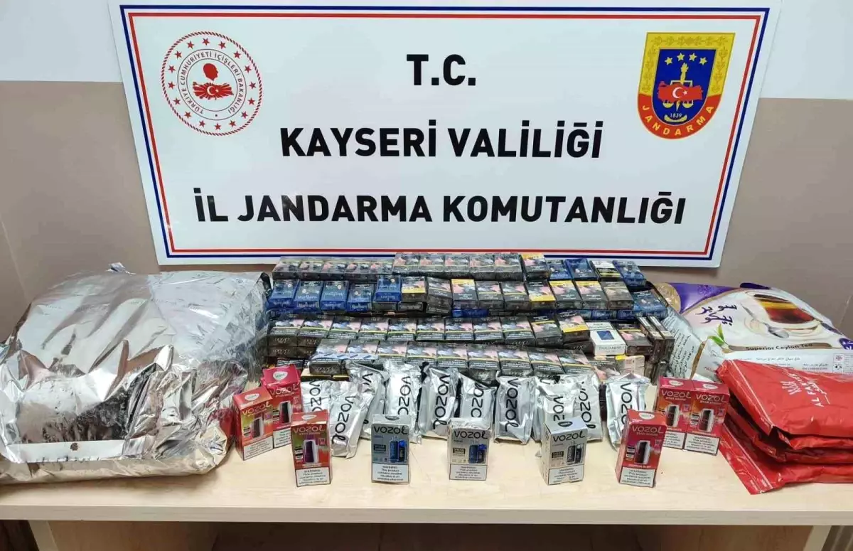 Kayseri\'de Kaçak Çay ve Tütün Yakalandı