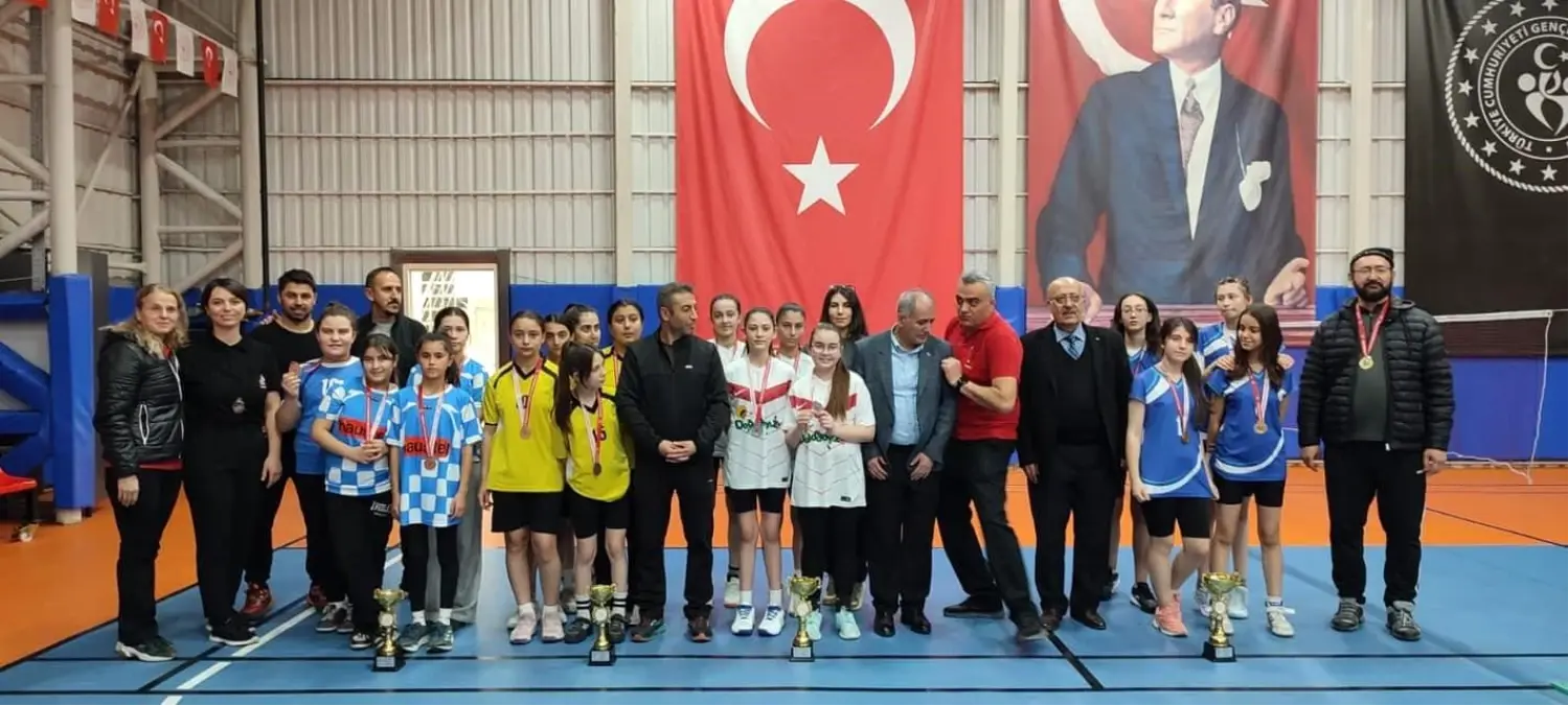 Badminton Yıldız Kızlar İl Birinciliği Tamamlandı