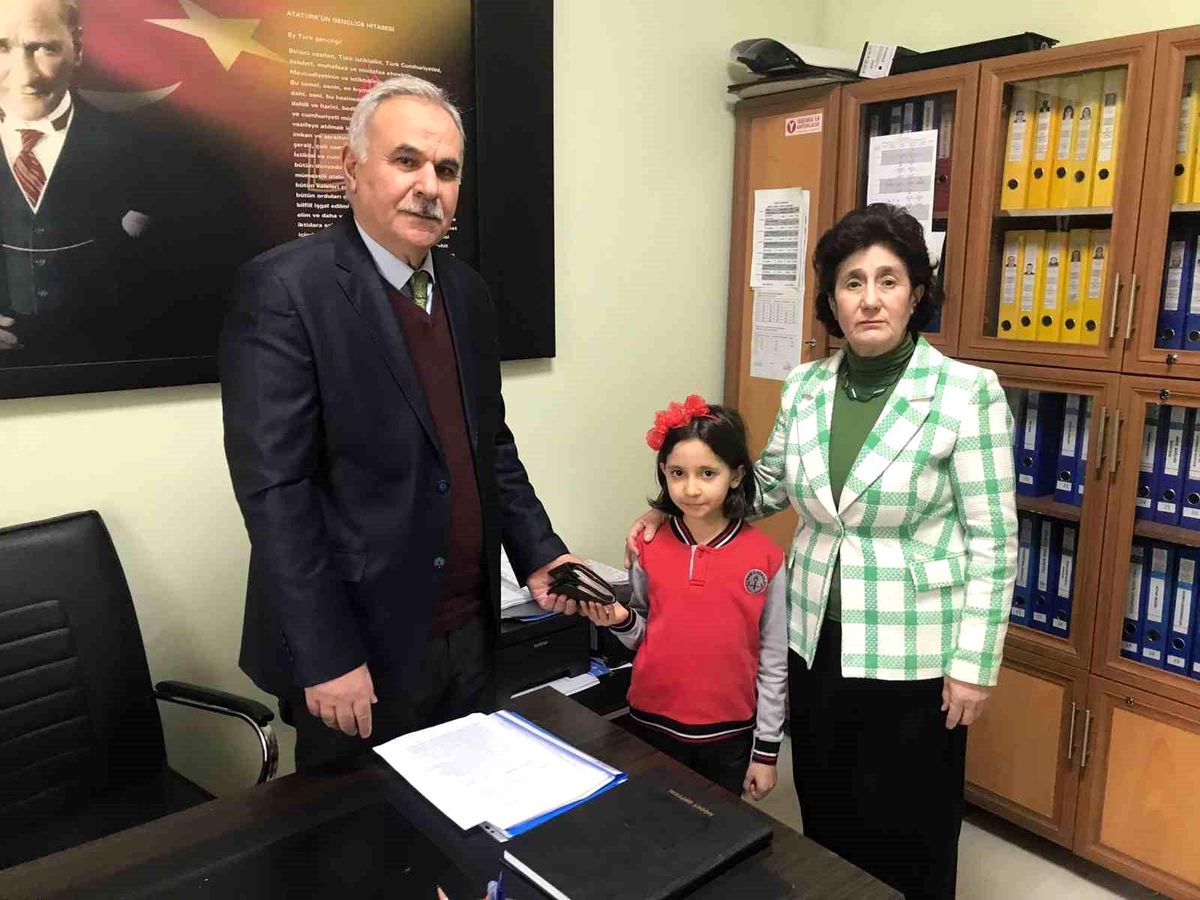 Defne\'nin Duyarlı Davranışı Takdir Topladı