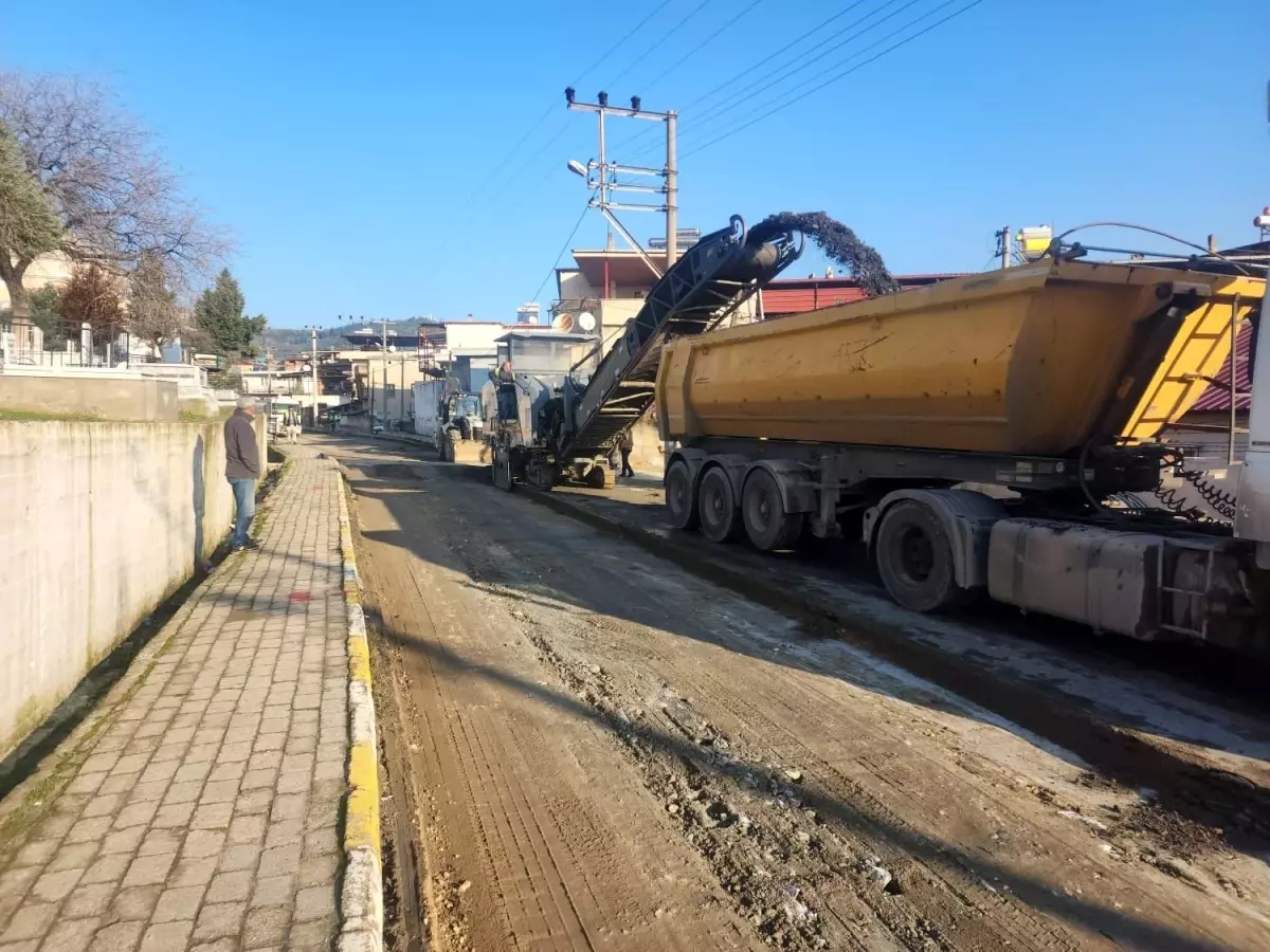 Aydın Büyükşehir Belediyesi\'nden Yol Yenileme Çalışmaları