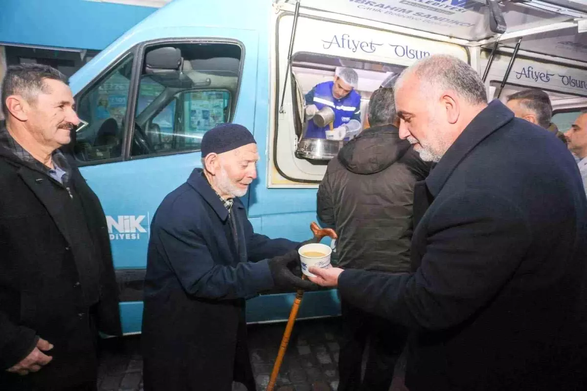 Canik Belediyesi\'nden Gönül Sofrası İkramı