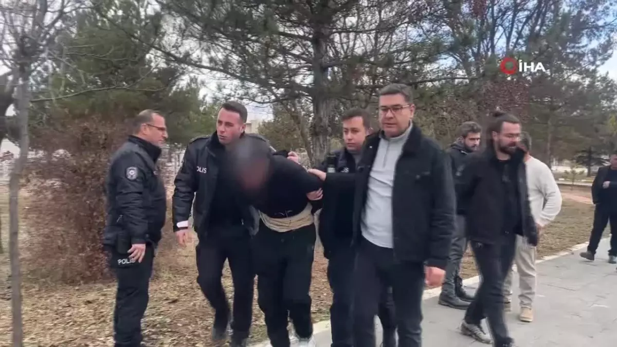 Asker Kaçağı Kovalamacasına Motosikletli Destek