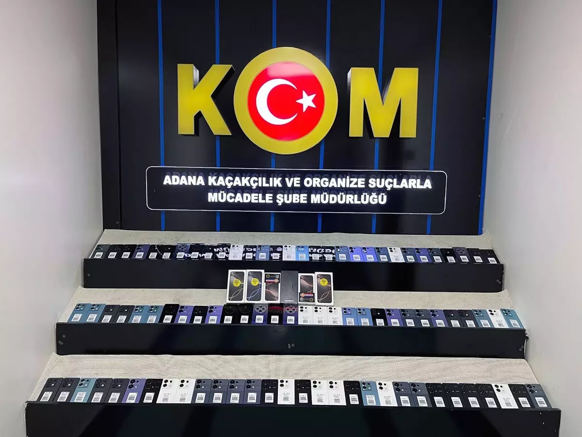 Adana\'da Gümrük Kaçağı 96 Cep Telefonu Ele Geçirildi