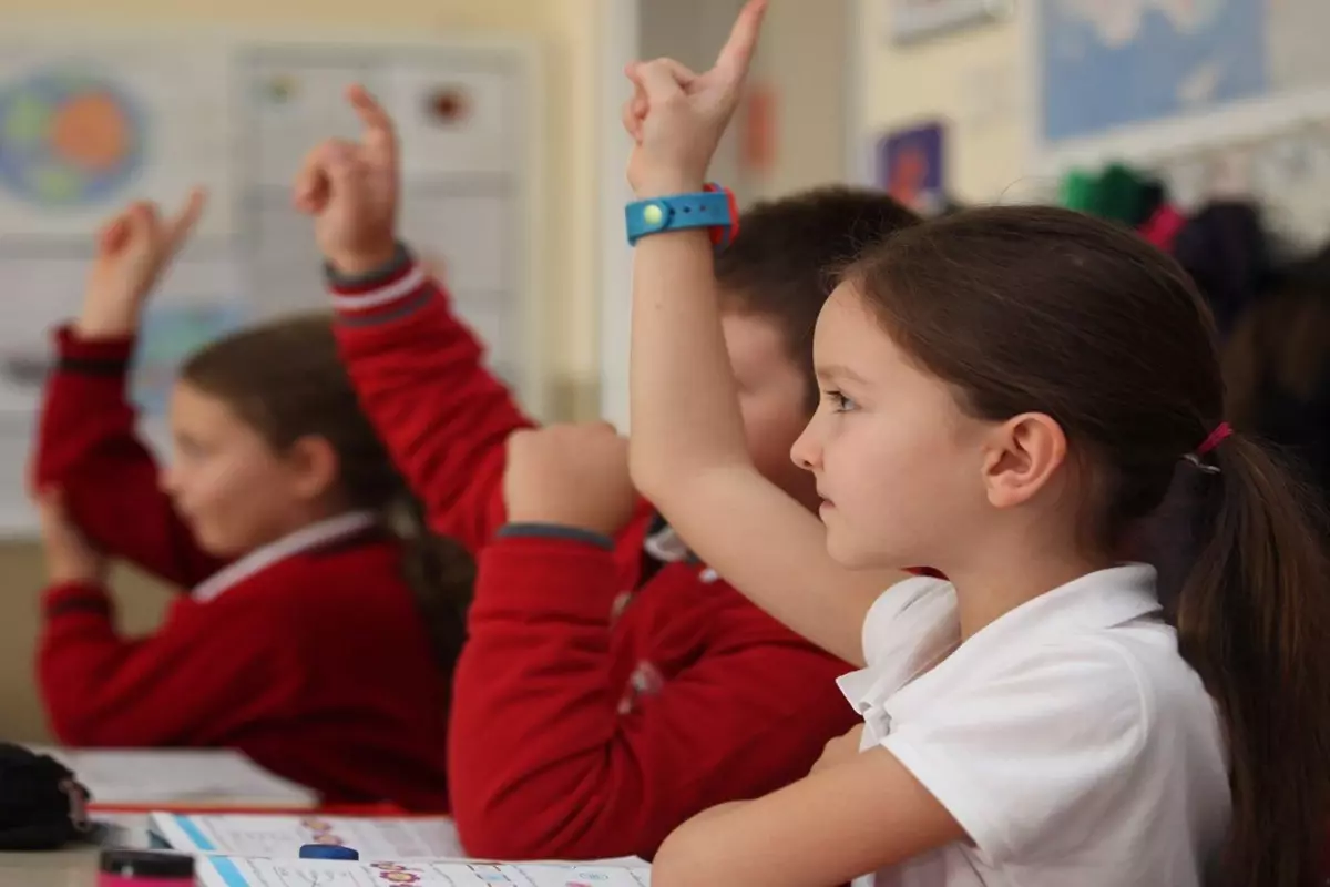 MEB\'den yeni yönetmelik! İlkokula sınıf tekrarı geldi, tenefüs süreleri kısaldı