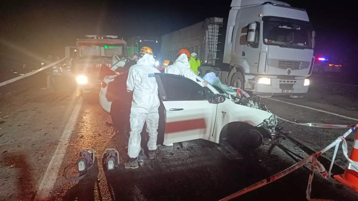 Kayseri\'de Trafik Kazası: İki Sürücü Hayatını Kaybetti