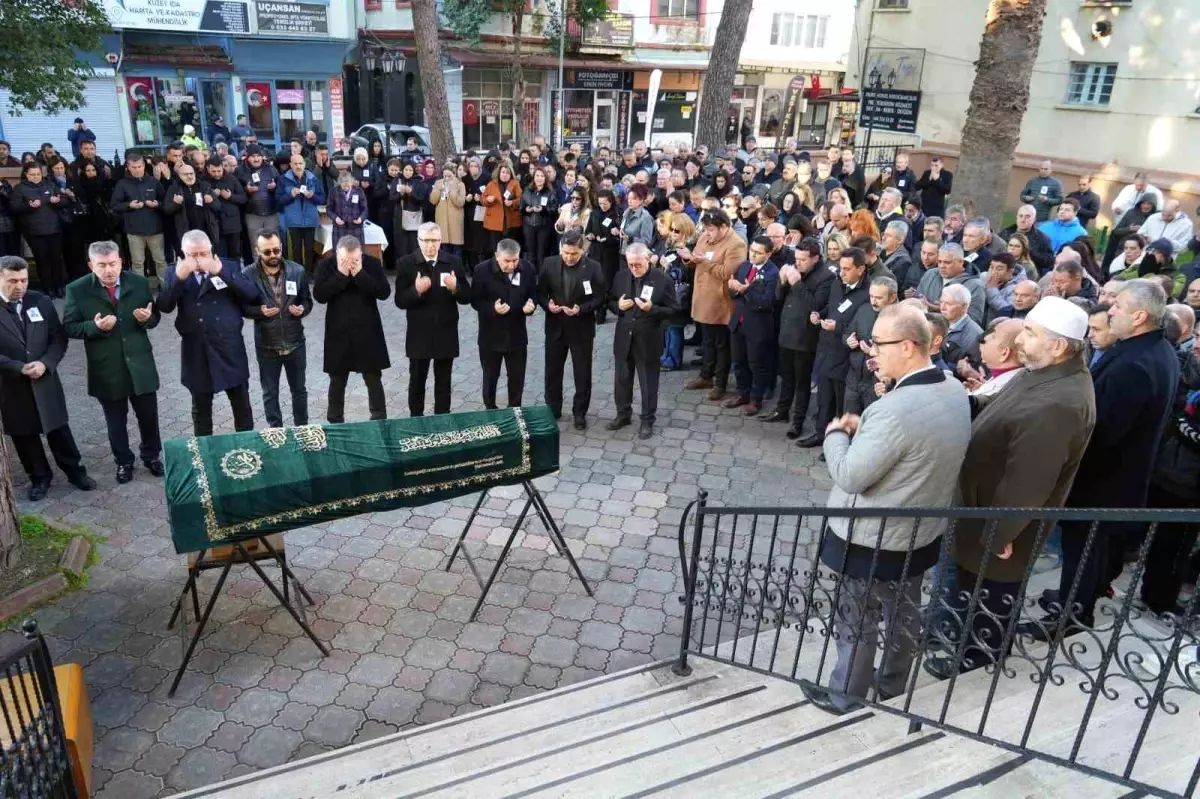 Edremit İlçe Milli Eğitim Şube Müdürü Ahmet Can Vefat Etti