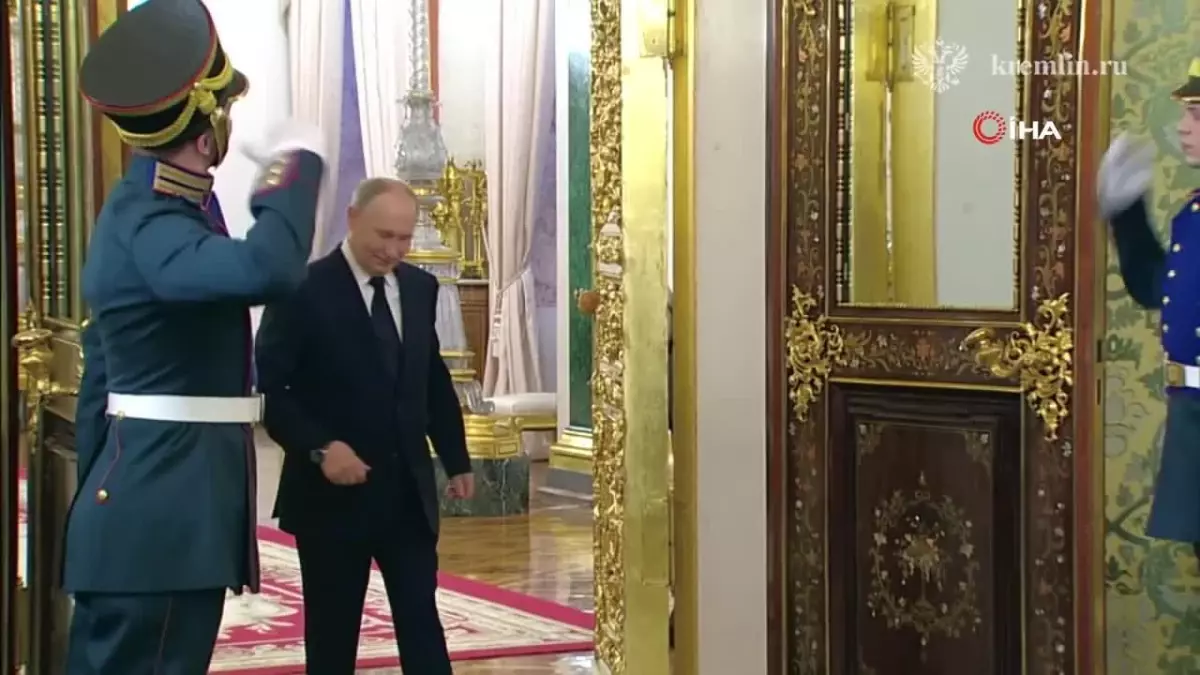 Pezeşkiyan, Putin ile Kremlin\'de Görüştü