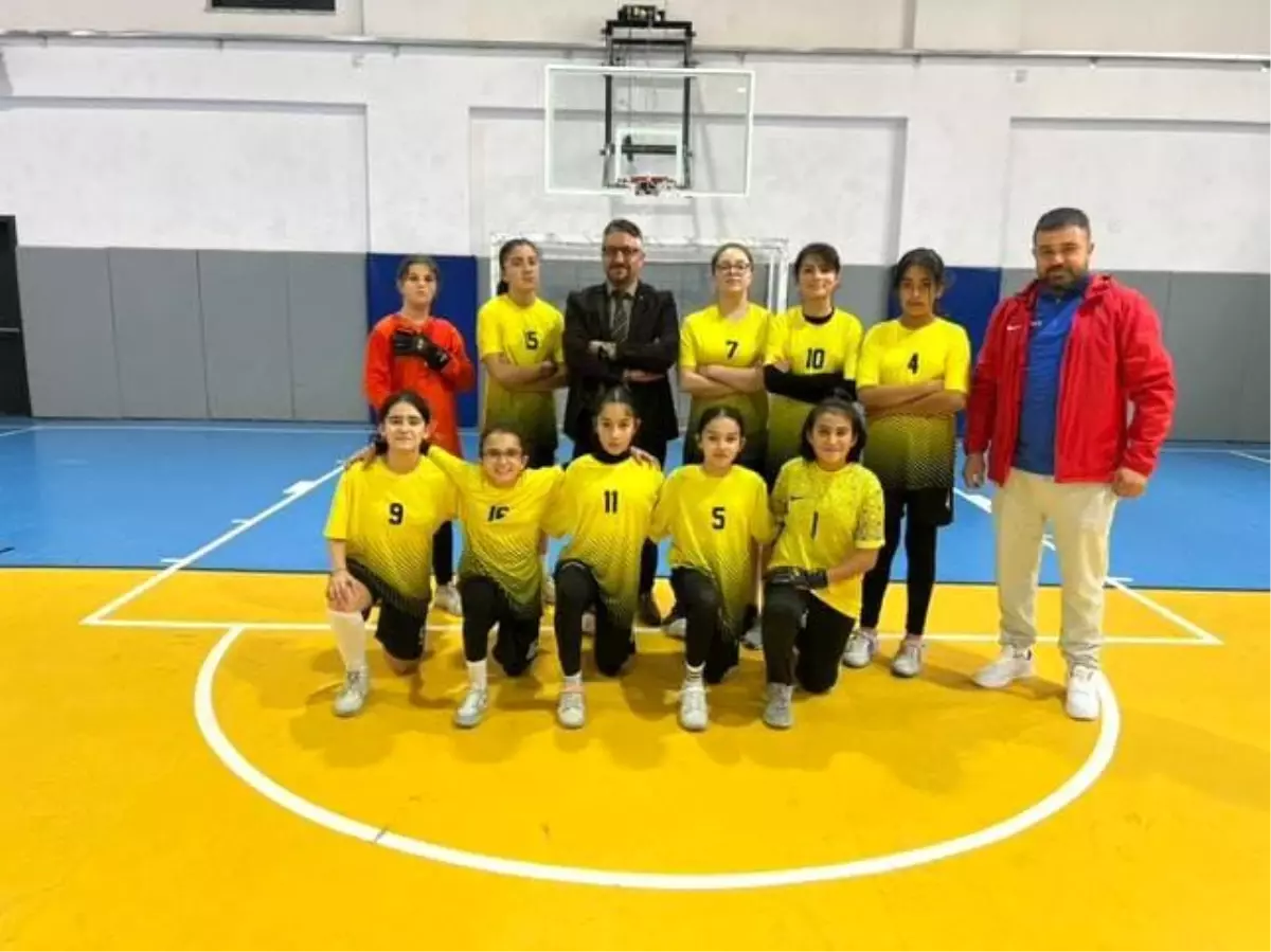 Talas Okulu Futbolda Şampiyon