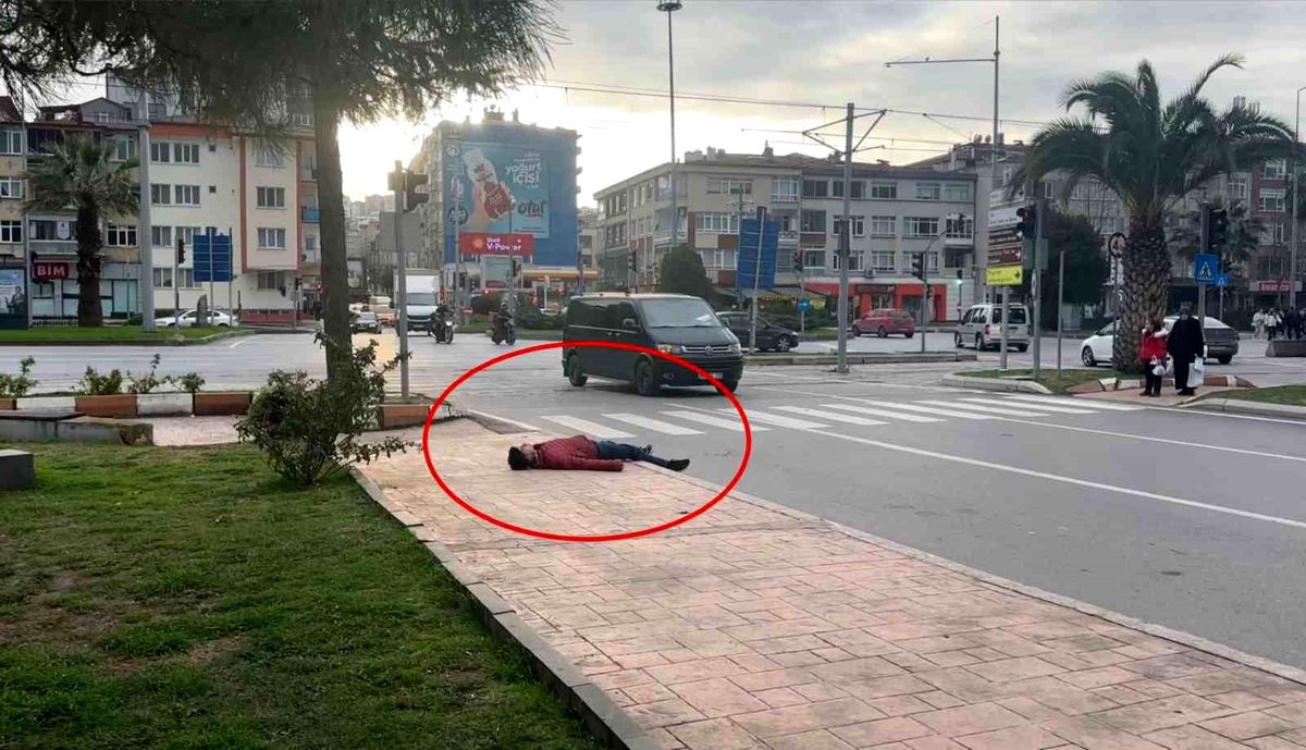 Samsun\'da 17 Yaşındaki Çocuk Yere Yığıldı