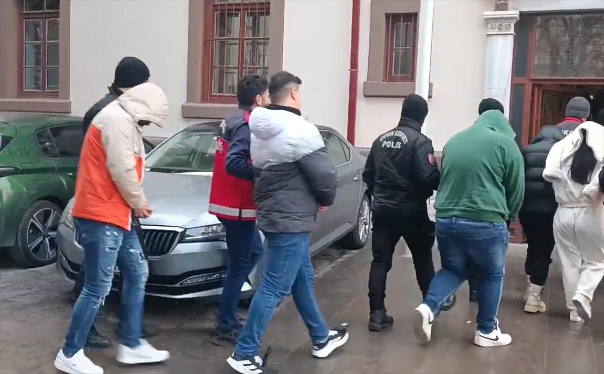 Balıkesir\'de Dolandırıcılık Operasyonu
