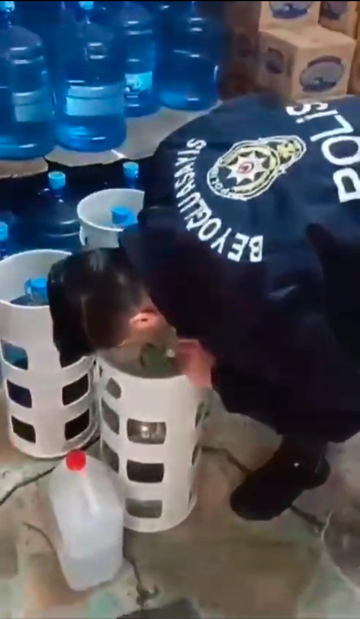 Beyoğlu\'nda Sahte İçki Operasyonu: 72 Litre Ele Geçirildi