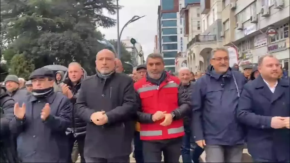 CHP Hopa, Beşiktaş Belediye Başkanı\'nın Tutuklanmasını Protesto Etti