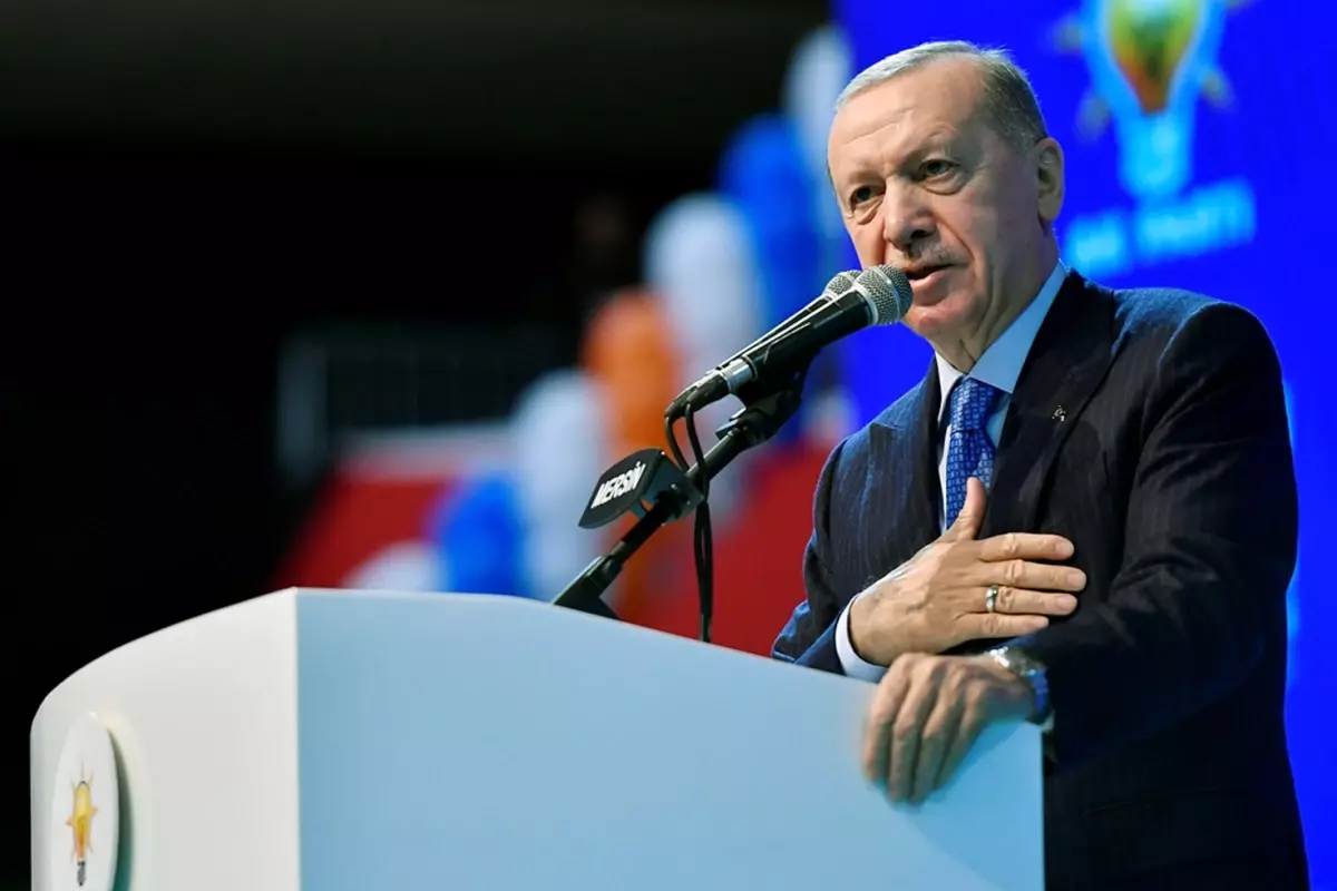 Cumhurbaşkanı Erdoğan\'ın keyifli anları! Çalan şarkıya uzun uzun eşlik etti