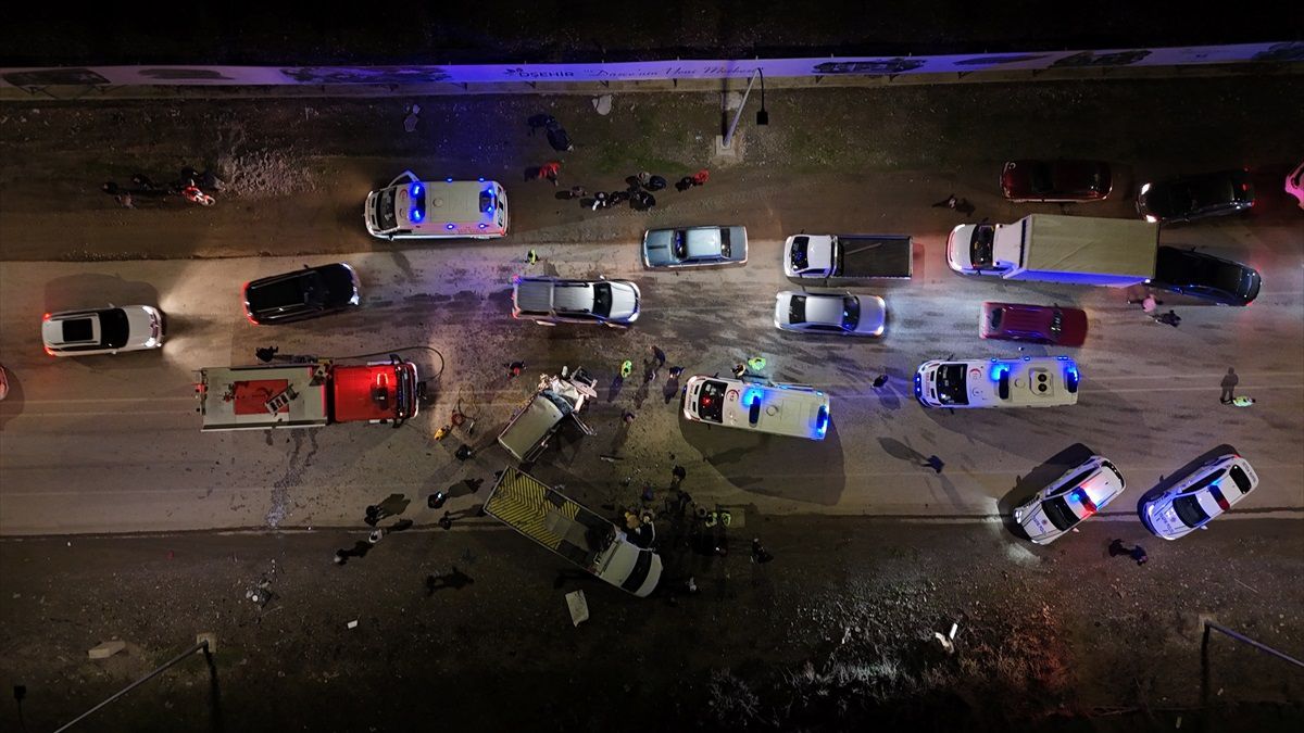 Düzce\'de Trafik Kazası: 6 Yaralı
