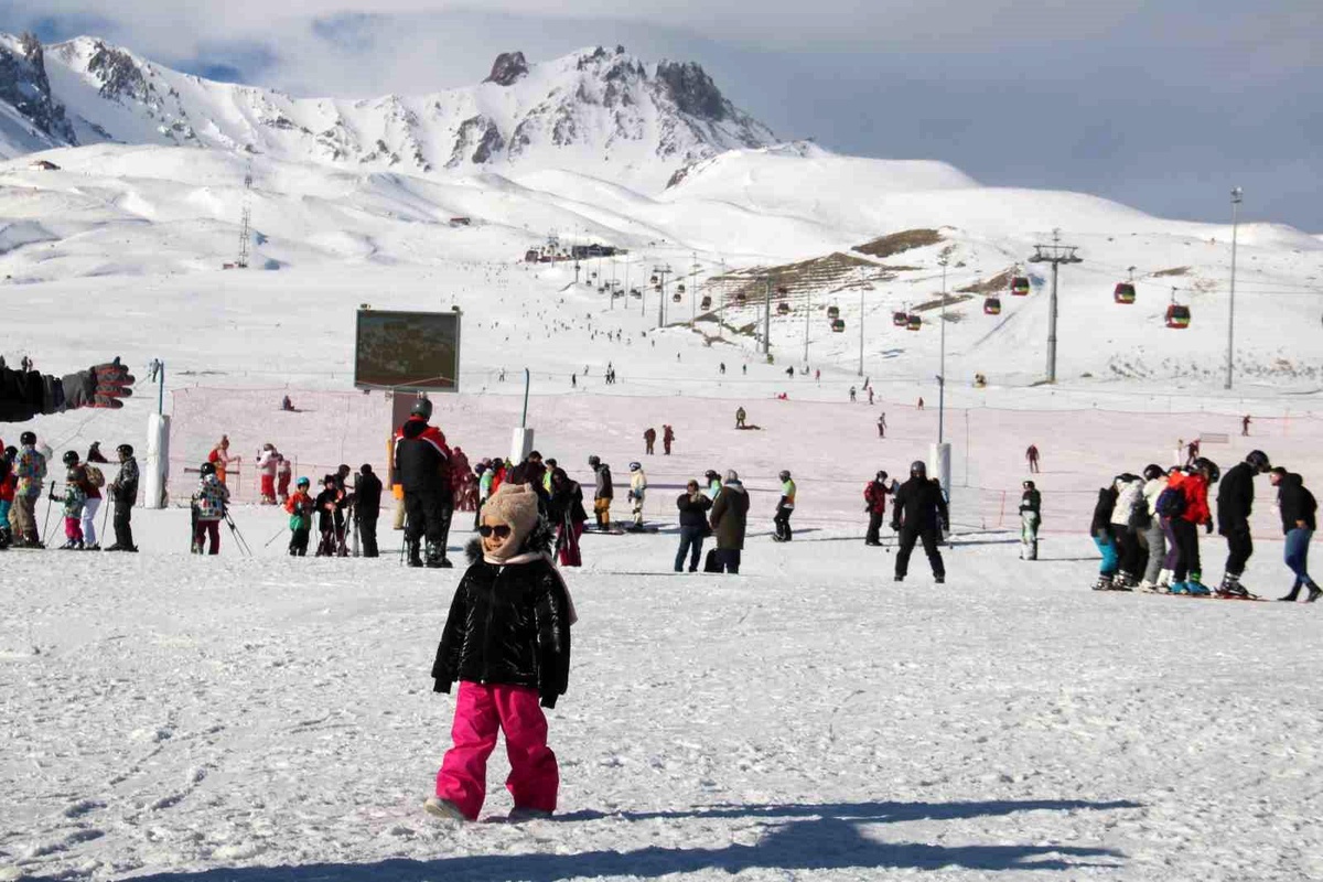 Yarı Yıl Tatilinde Erciyes\'e Akın