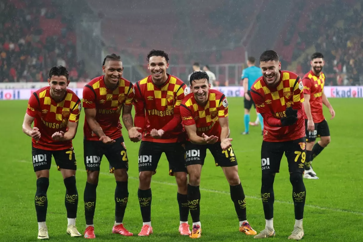 Göztepe, Antalyaspor\'u Ağırlıyor