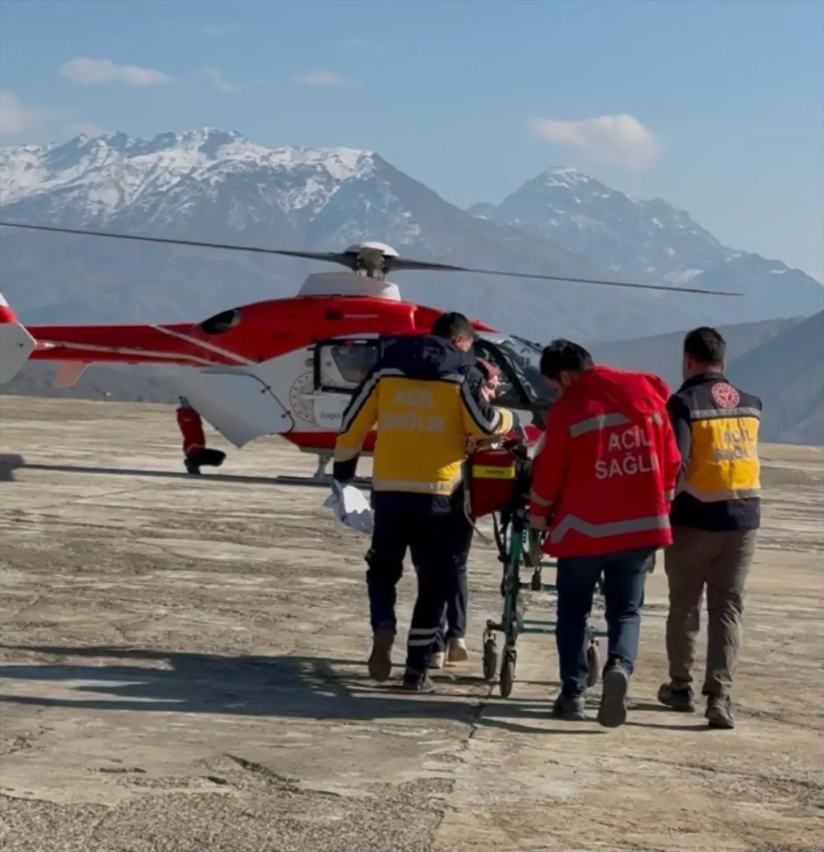 15 Aylık Bebek Helikopterle Van\'a Sevk Edildi