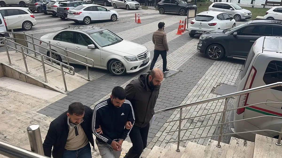 Zonguldak\'ta Alkollü Sürücü Baba ve Kızına Çarpıp Tutuklandı