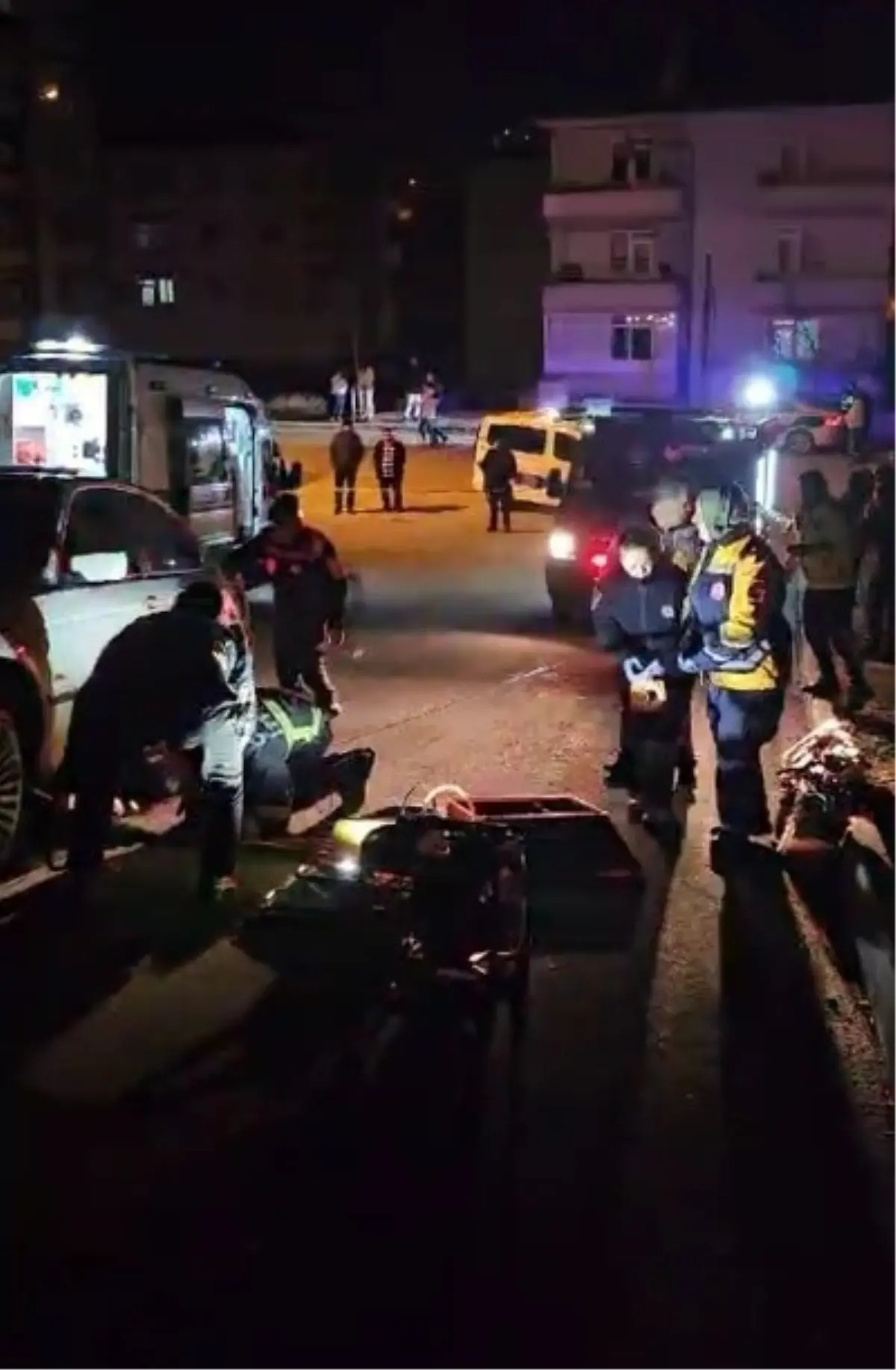 Çorum\'da Otomobil Kazası: 16 Yaşındaki Kurye Hayatını Kaybetti