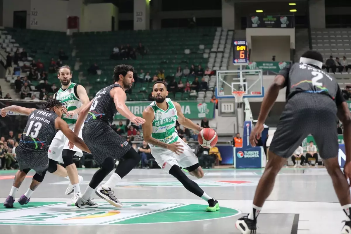 Bursaspor Basket, Petkimspor\'a 111-85 Yenildi