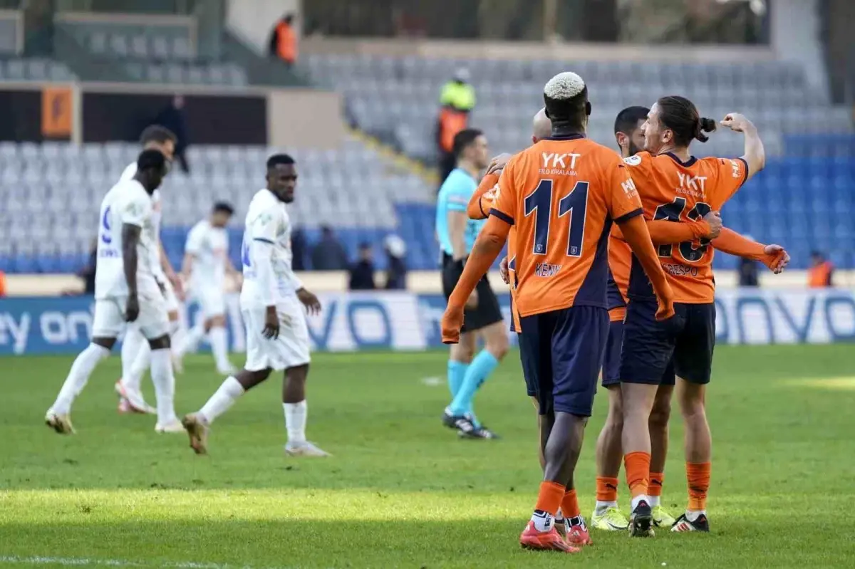 Başakşehir, Rizespor\'u 2-0 Yenerek Üç Puan Aldı