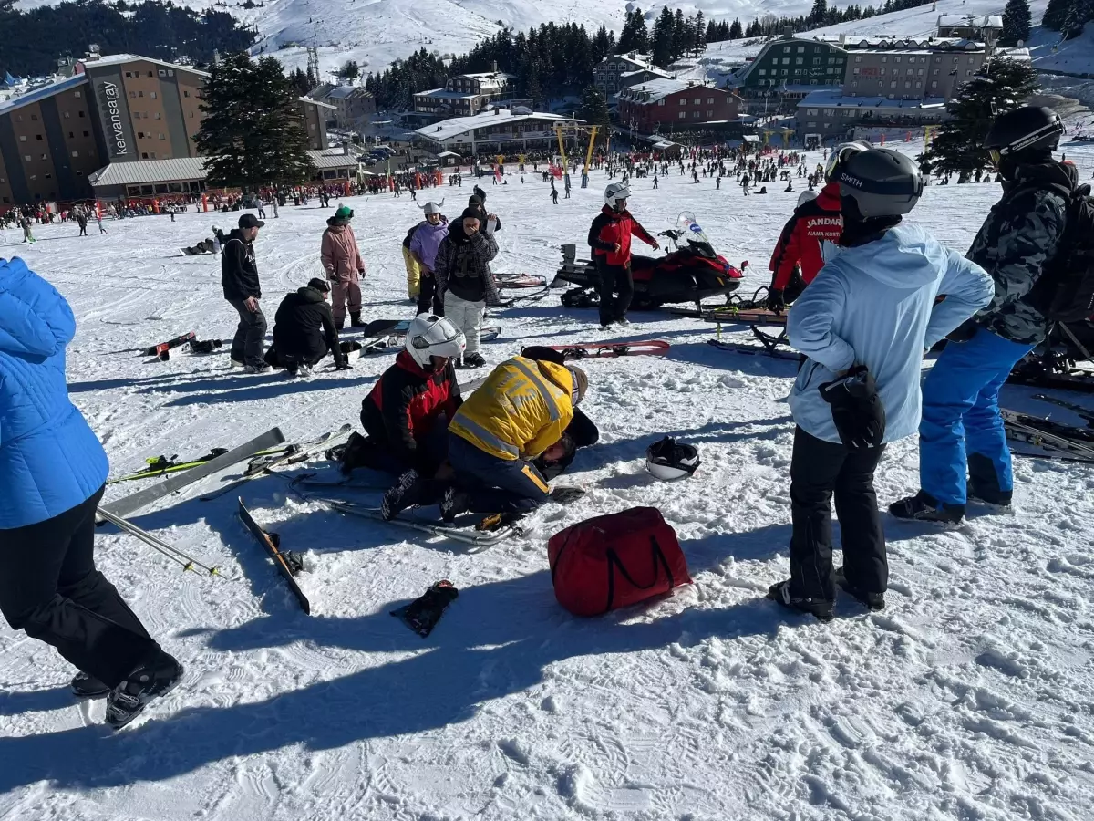 Uludağ\'da Kayakçılar Çarpıştı, İki Yaralı