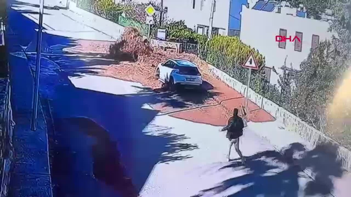 Bodrum\'da Su İsale Hattında Patlama: Tonlarca Su Boşa Aktı