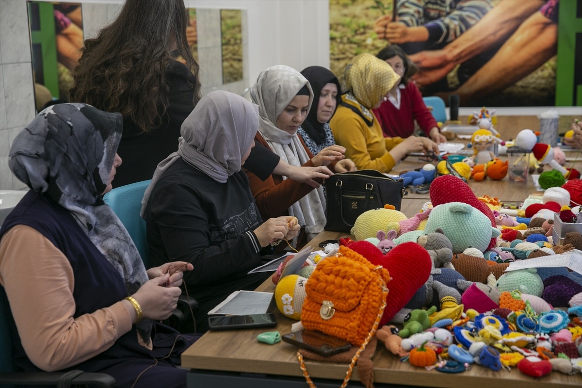 Bolu\'da Amigurumi Kursu Kadınları Bir Araya Getiriyor