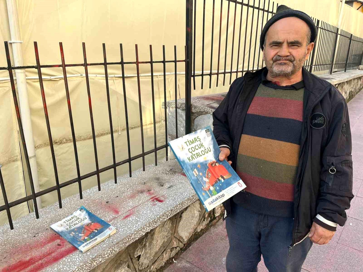 Kitap ve Giysileri Çöpten Kurtarıyor