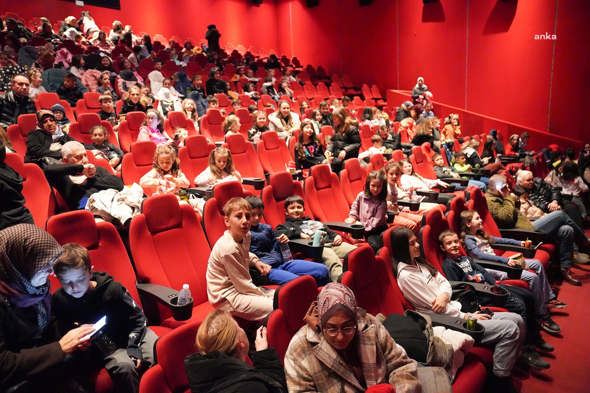 Tepebaşı Belediyesi\'nden Öğrencilere Ücretsiz Sinema Etkinliği