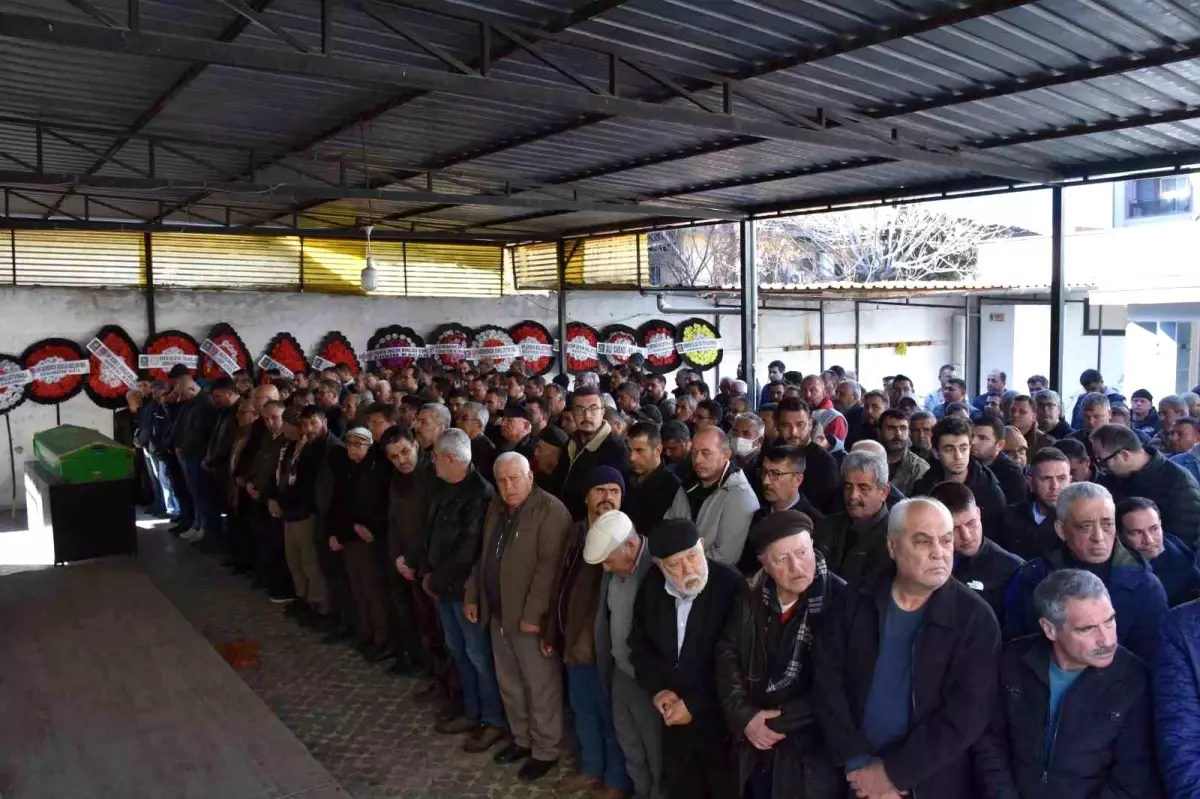 Germencik Belediye Başkan Yardımcısı Onur Kocabaş\'ın Dedesinin Cenaze Töreni