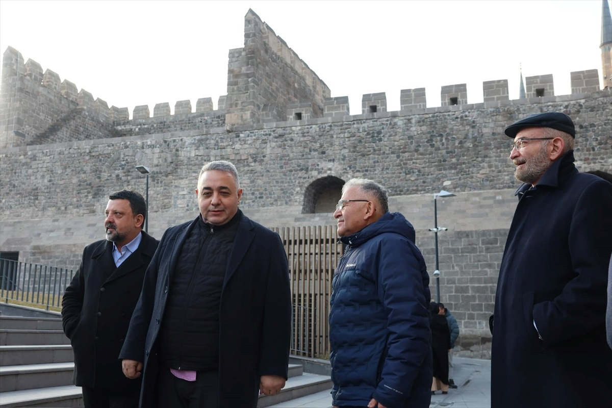 Kayseri\'deki yatırımlar ulusal gazete ve televizyon temsilcilerine tanıtıldı