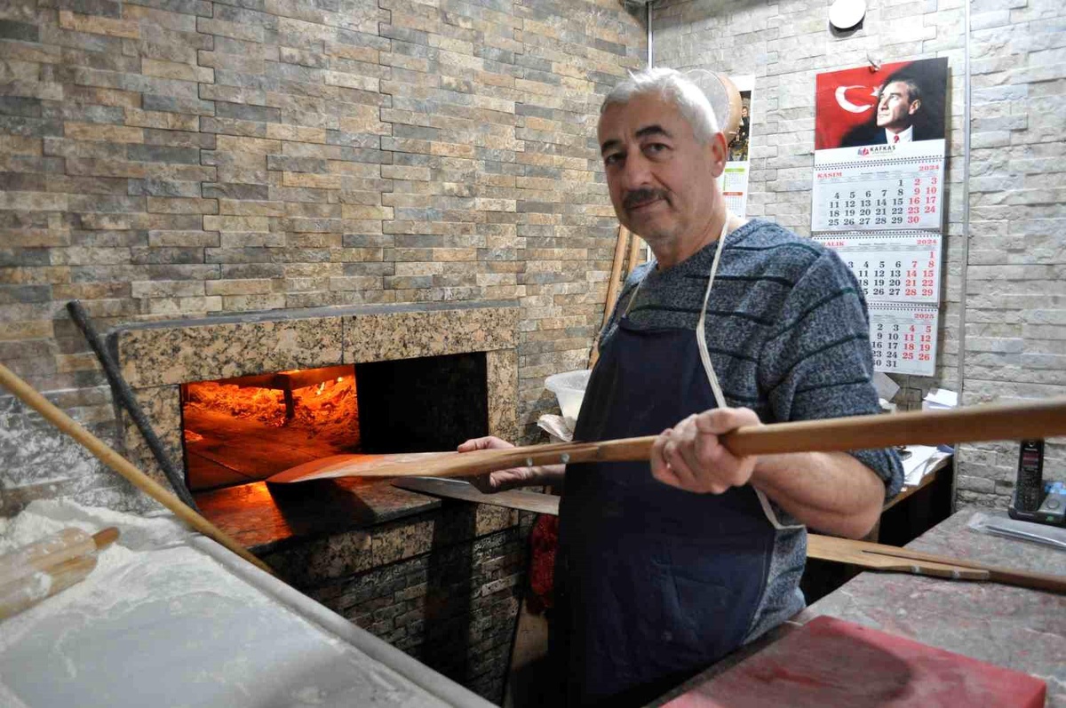 Kışın Sıcak Pide: Esnafın Hikayesi