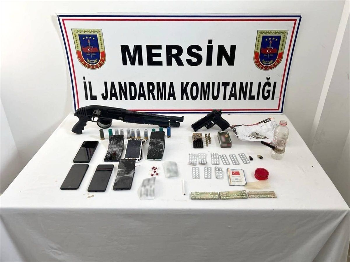 Mersin\'de Uyuşturucu Operasyonu: 2 Tutuklama
