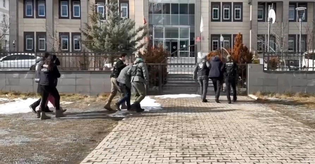 Bitlis\'te 3 Kişi Uyuşturucu ile Tutuklandı