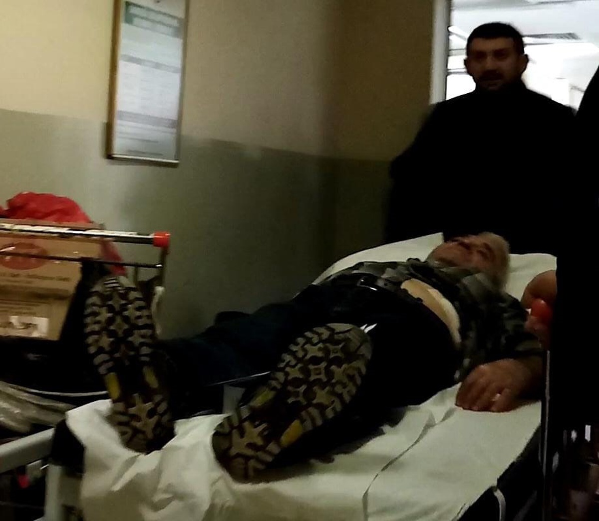 İnegöl\'de Bıçaklı Olay: Psikolojik Sorunları Olan Oğul Babasını Yaraladı