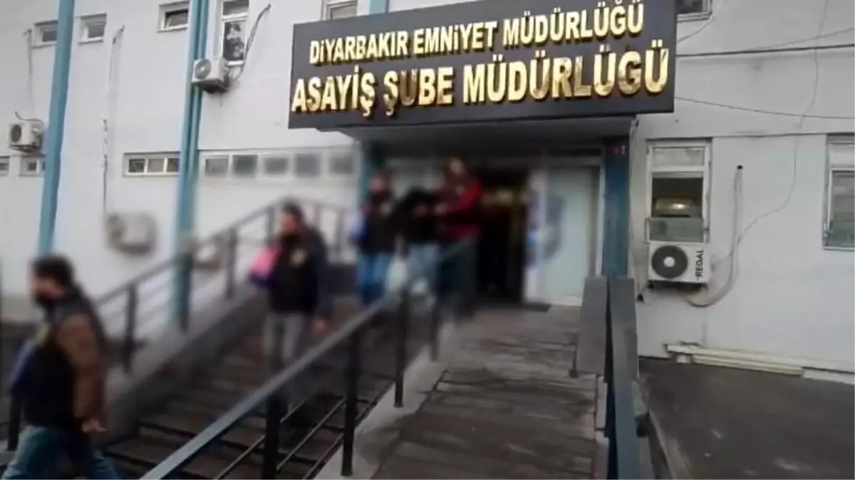 Diyarbakır\'da Dolandırıcılık Şebekesi Çökertildi