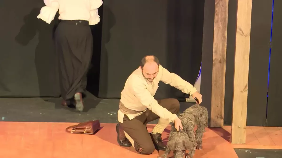 Antalya\'da Çocuklar ve Gençler İçin Tiyatro Şenliği Başladı