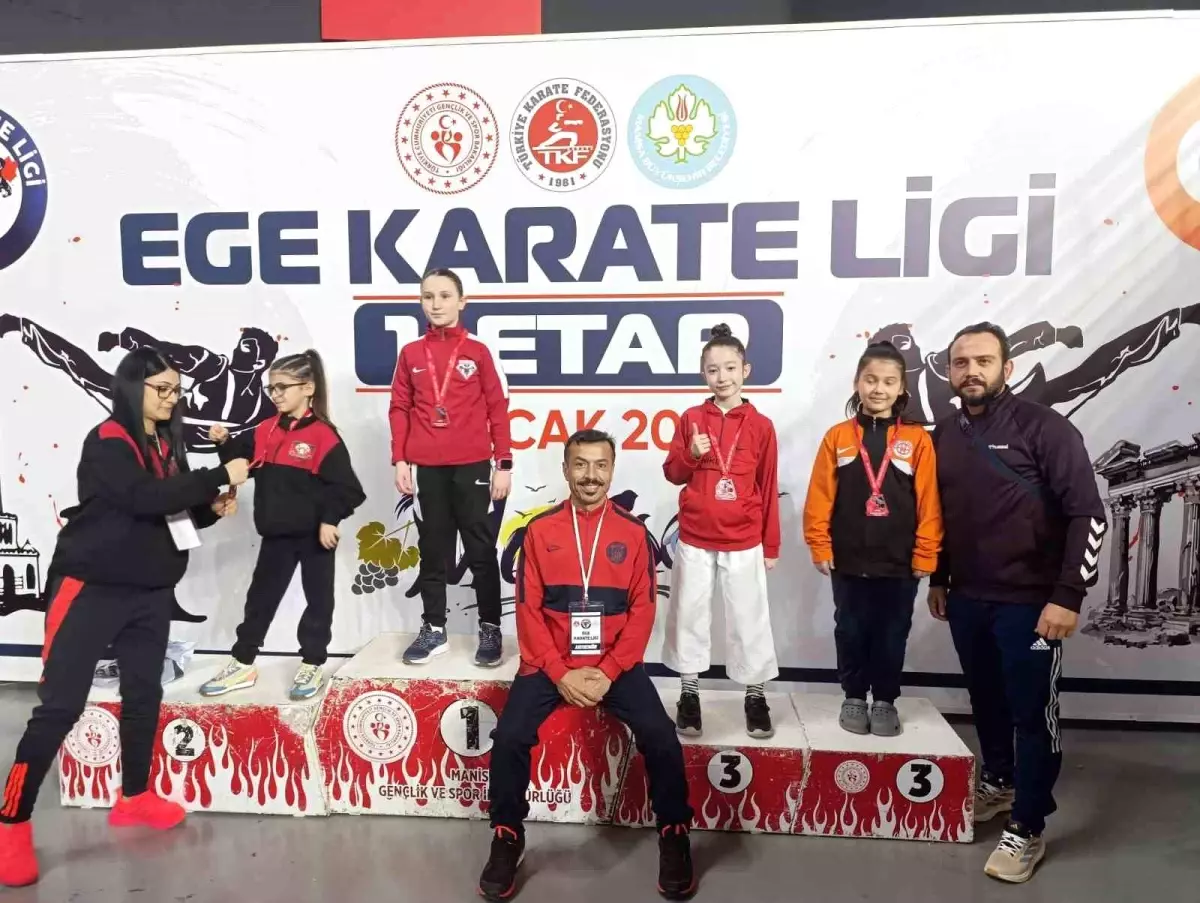 Ege Karate Ligi\'nde Serpil Üçüncü Oldu