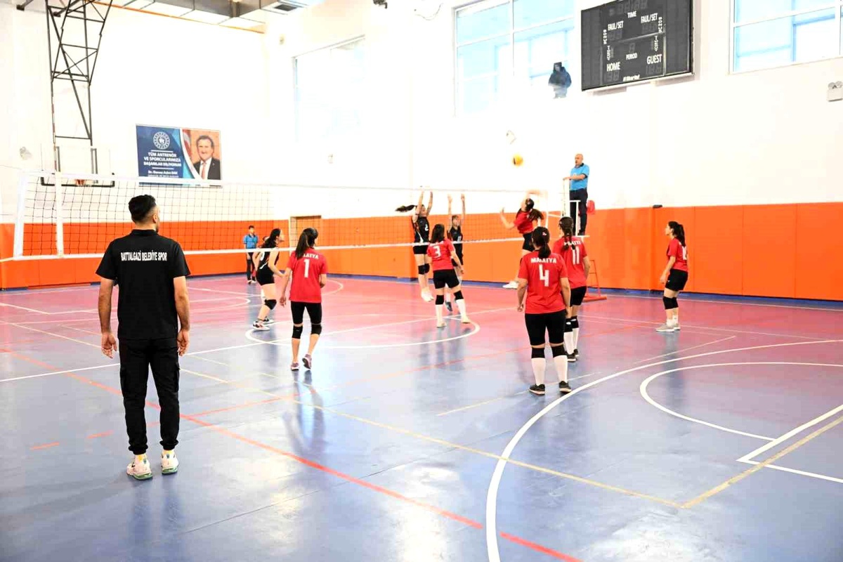 Battalgazi Belediyespor Yıldız Kızlar Voleybol Takımı\'ndan 3-0\'lık Galibiyet