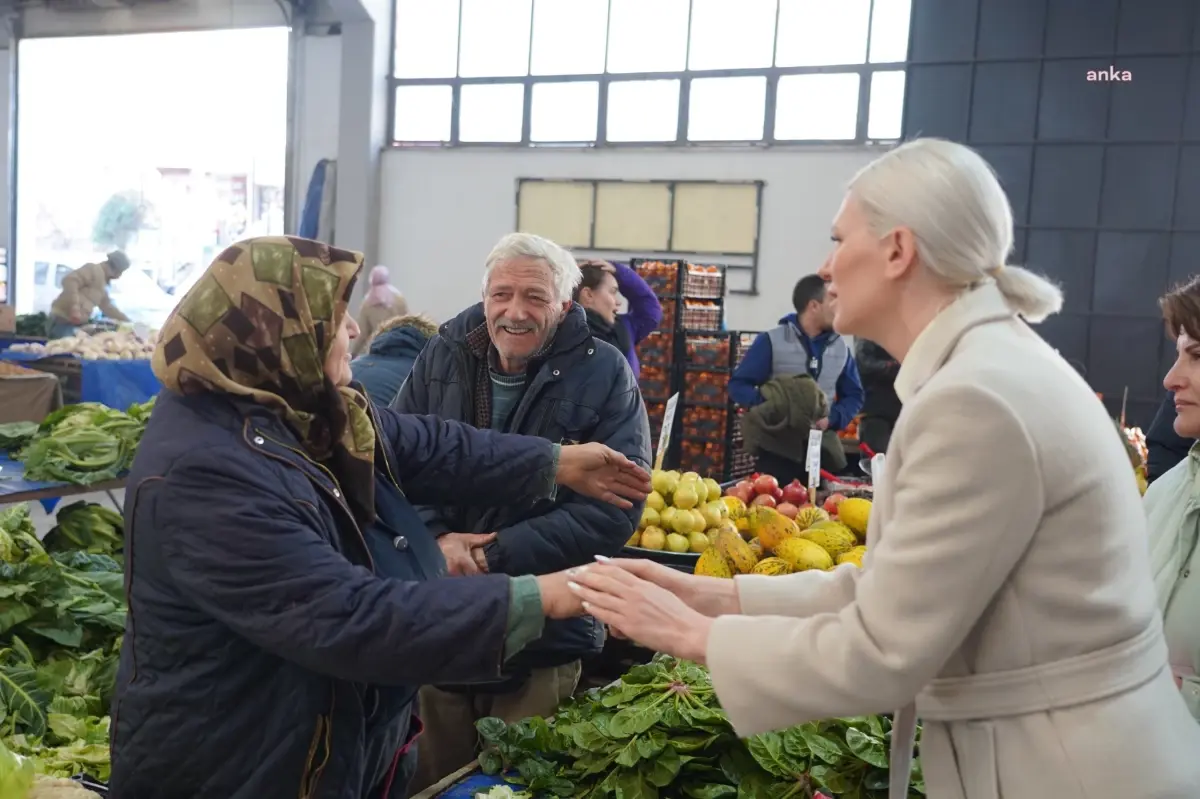 Bilecik Belediye Başkanı Subaşı, Kapalı Pazar\'ı Ziyaret Etti