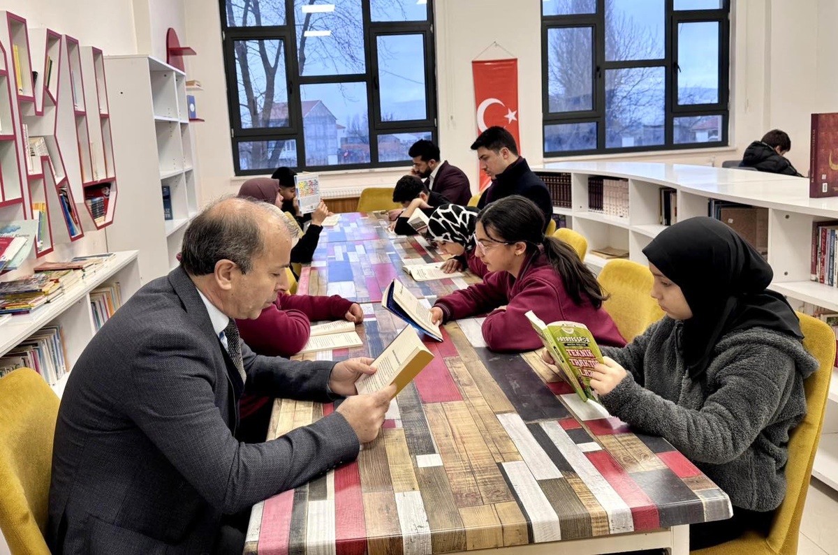 Bilecik\'te \'İkram Bizden Sohbet Sizden\' etkinliği öğrencilerden büyük ilgi gördü