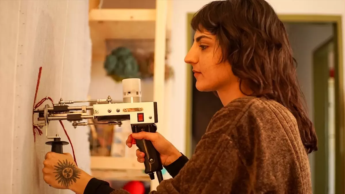 Damla Dersin Tatlıdil: Geleneksel ve Modern Sanatın Buluşması