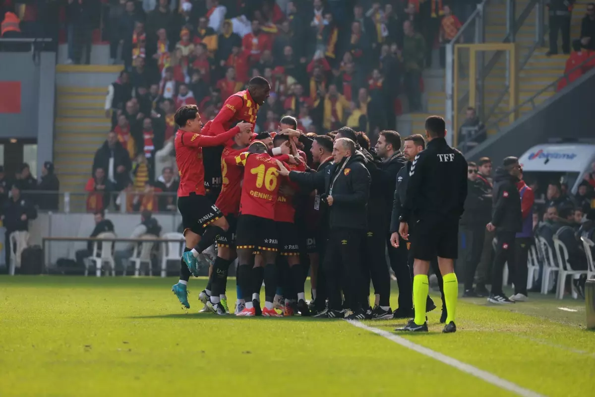 Göztepe, Antalyaspor\'u Yenerek İç Saha Performansını Sürdürdü