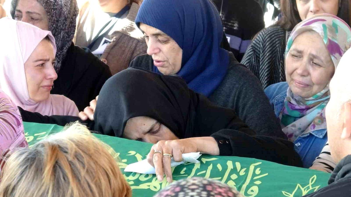 Antalya\'da Eski Eşinin Tacizine Uğrayan Kadın Hayatını Kaybetti