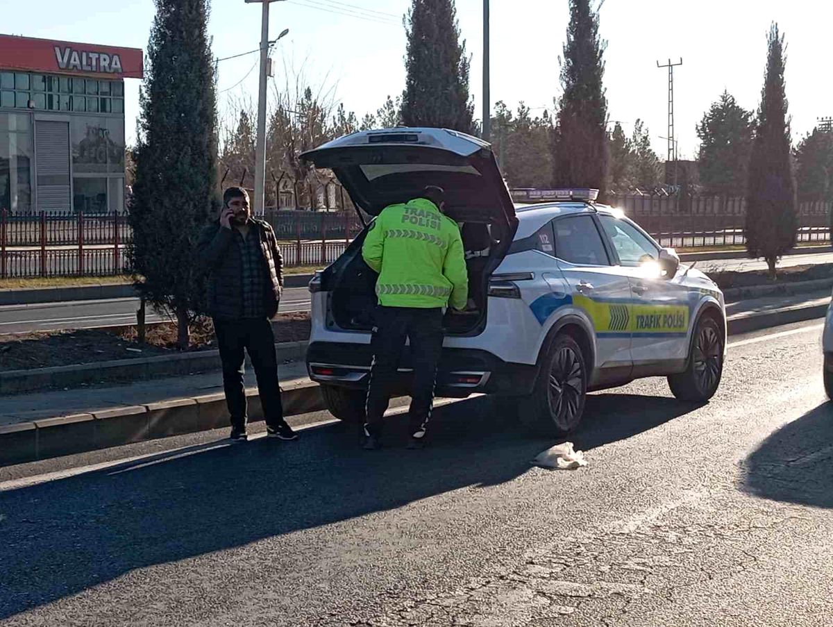 Diyarbakır\'da Ters Dönme Kazası