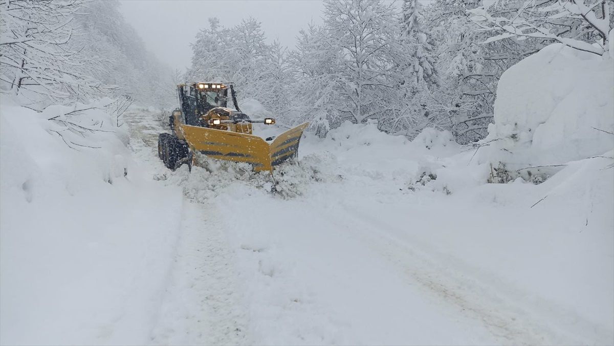 Rize\'de Karlı Hava Ulaşımı Etkiliyor