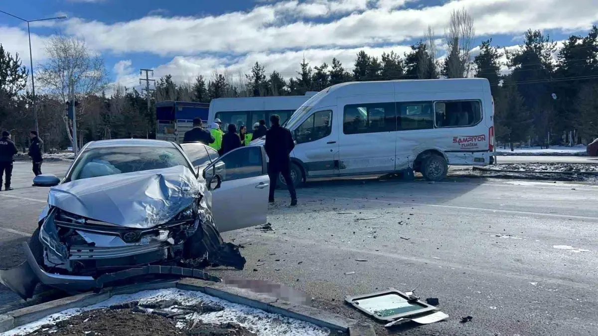 Erzurum\'da Trafik Kazası: 6 Yaralı