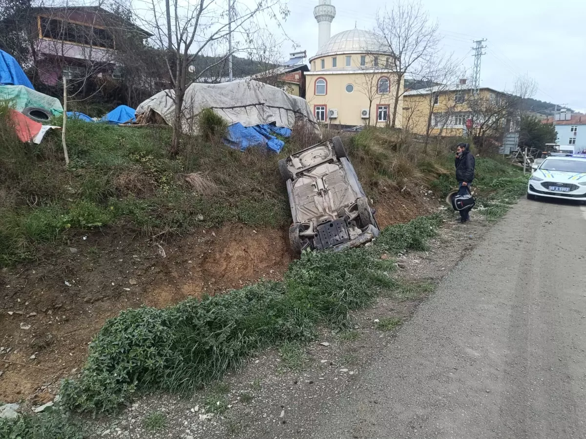 Samsun\'da Takla Atan Araç Su Kanalına Düştü